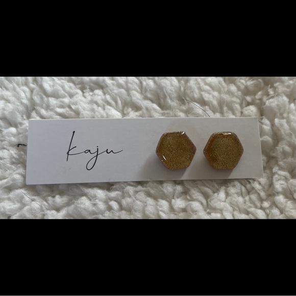 ✨ HP ✨ Gold Glitter ✨ Hexagon Stud Earrings ✨ - Picture 3 of 4